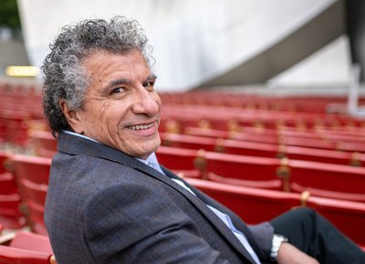 Giancarlo Guerrero in seats