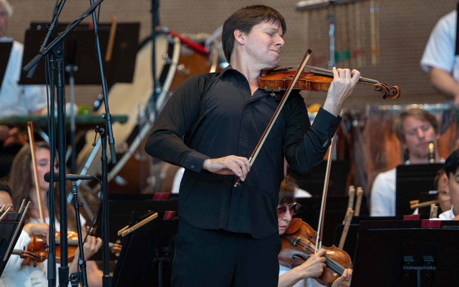 Joshua Bell, violin - Credit: Elliot Mandel